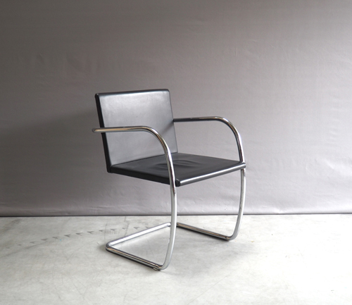 BRNO1 Verkocht: Design stoel Brno M. van der Rohe