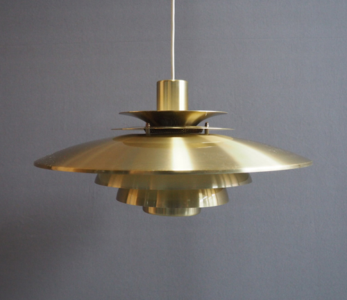 Jekaverona1 Metalen hanglamp uit de jaren 60Verona hanglamp, jeka metltryk, Deens design hanglamp, vintage design lamp, space age hanglamp
