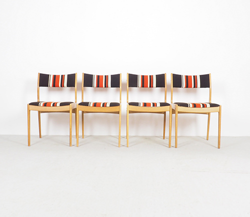 Uldumstreep1 Set van 4 Johannes Andersen stoelen, Uldum MobelfabrikJohannes Andersen, stoelen, Uldum Mobelfabrik, vintage stoelen, Deens design, mid century modern, eetkamerstoel, jaren 60