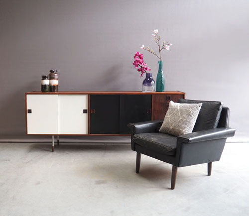 Zwartwit2 Verkocht: Jaren 60 Deens design dressoir palissander zwart/wideens design dressoir