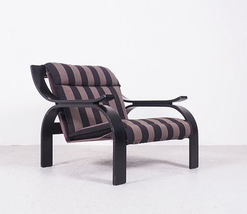 arflex2 Arflex fauteuil Woodline, Marco Zanussi 1960'sArflex fauteuil, Arflex, Woodline, Marco Zanussi in de 1960&#39;s, Arflex, Cassina, design icon, mid century design, interieur, eames chair.