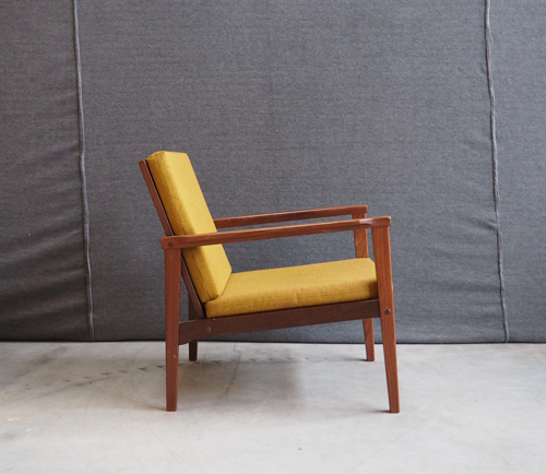 houtmosterd7 Verkocht: Jaren 60 design fauteuil hout