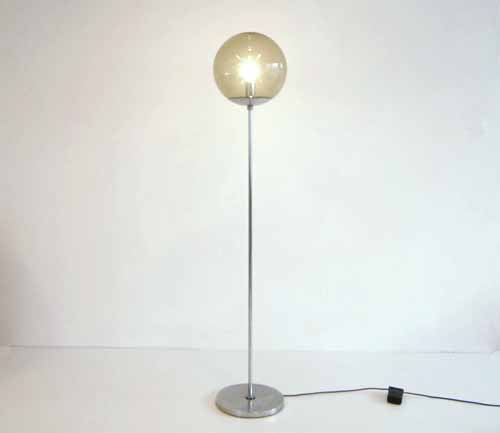hustadt-gr.2 Grote vloerlamp chroom/glasShop for Design, design, vintage, retro, jaren 50, jaren 60, mid-century, jaren 70, jaren 80, jaren 90, deens design, lamp, vloerlamp, lampen