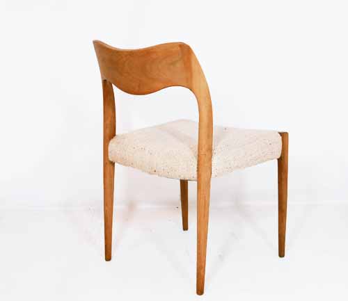 mollersetecru3 Verkocht: 2 Møller Deens Design stoelen