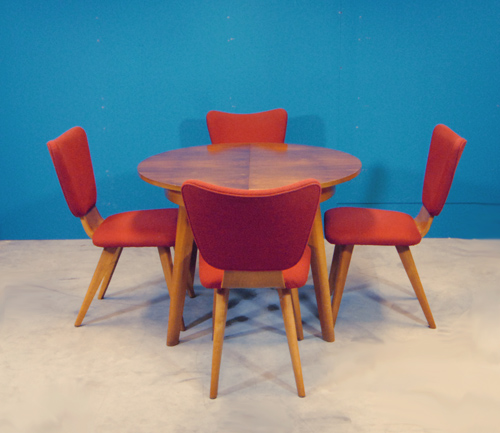 pastoerond1013 Verkocht: Cor Alons stoelen rood