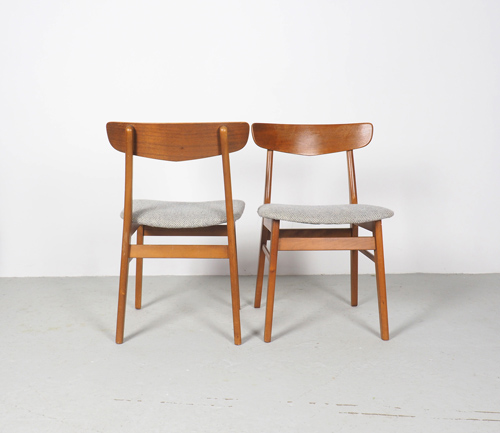set2grijs1 Set van 2 Deens design vintage stoelen Deens design stoel, vintage stoelen, Deens design vintage stoel, danish design, farstrup, findahls, retro design, vintage design, teak hout, teak stoel, mid-century design, interior design, visgraat motief